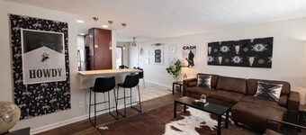 Cash's Cowboy Haven  3BR 2BA Covered Deck Dayton