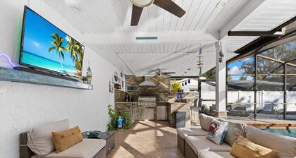 Golden Palms - Pool âą Billiards âą Firepit âą BBQ