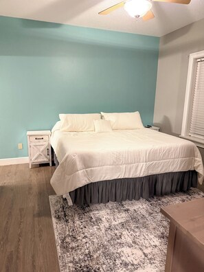 4 bedrooms, iron/ironing board, free WiFi, bed sheets