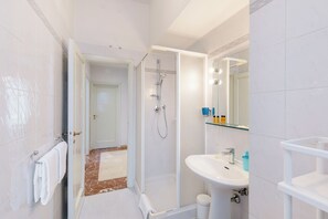 Towels - Guesthost - Il Salotto Blu - Appartamento Con Parcheggio (Florence)
