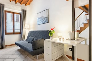 Living area - Guesthost - Appartamento Pazzi A 3 Min Da Piazza Del Duomo (Florence)