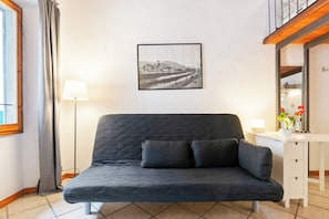 Living area - Guesthost - Appartamento Pazzi A 3 Min Da Piazza Del Duomo (Florence)