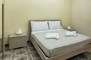 Apartment | Free WiFi - Guesthost - Teatro Massimo Roomy Flat With Covered Terrace (Palermo)