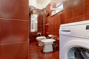 Apartment | Bathroom