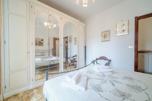 Free WiFi - Guesthost - New! Rapallo Bellavista Vintage Flat X4 (Rapallo)