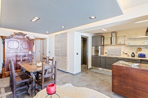 Apartment | Living area - Guesthost - Penelope Seaview Apartment (Catania)