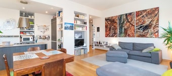 Guesthost - Charming Apt With Parking!