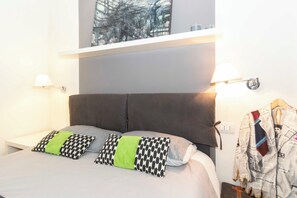 Apartment | Free WiFi - Guesthost - Charming Apt With Parking! (Turin)