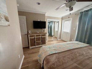 2 bedrooms, iron/ironing board, free WiFi, bed sheets - Beach View Condo Long Beach, MS (Long Beach)
