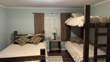 Iron/ironing board, free WiFi, bed sheets