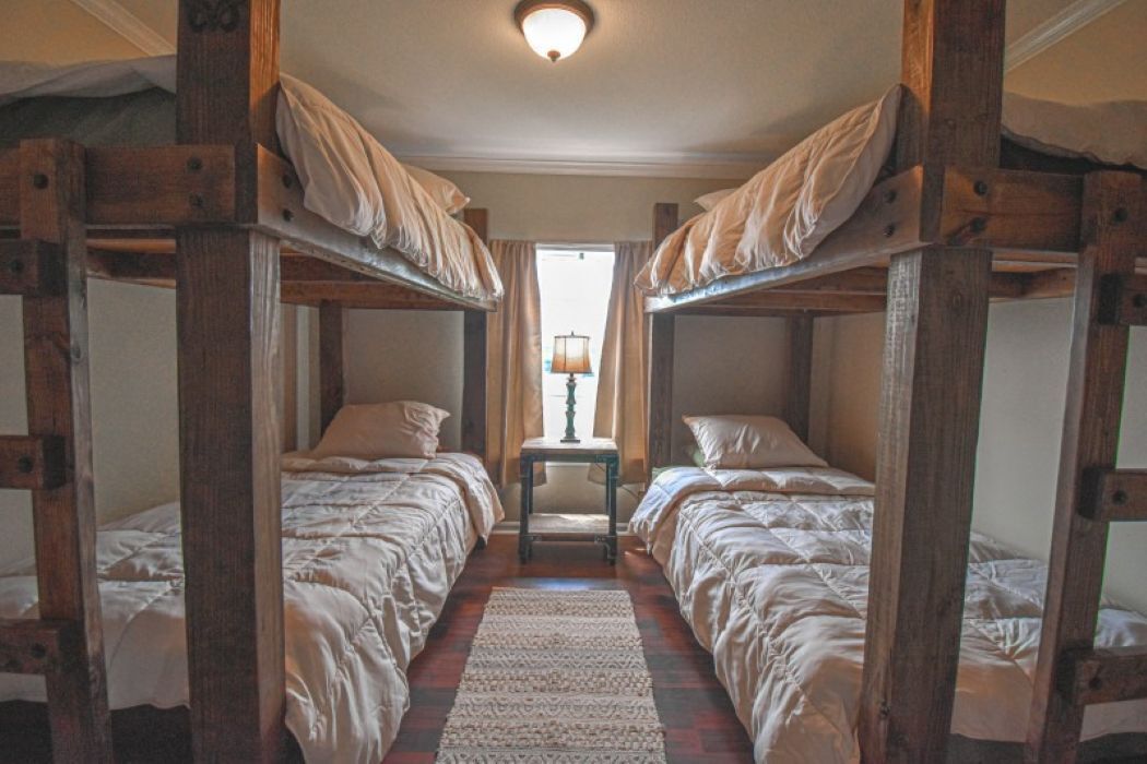 3 dormitorios, tabla de planchar con plancha, wifi gratis y ropa de cama