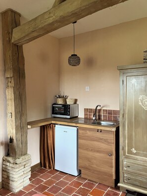 Interior - Chambre d'hôtes "Le Grand Chêne" near Troyes and the Lacs d'Orient (Montreuil-sur-Barse)