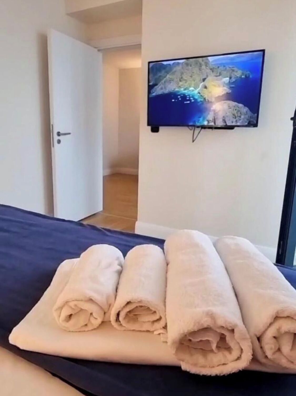 1 bedroom, iron/ironing board, internet, bed sheets