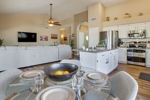 Dining - Cave Creek Desert & Entertainment Oasis (Cave Creek)