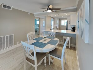 Condo (2 Bedrooms) | Property amenity - Castle Beach 303 (Fort Myers Beach)
