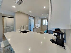 Condo (2 Bedrooms) | Property amenity - Castle Beach 303 (Fort Myers Beach)