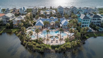 Condo (3 Bedrooms) | Property amenity