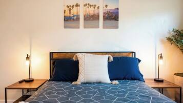 3 chambres, fer et planche à repasser, Wi-Fi gratuit, draps fournis