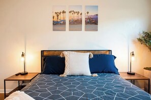 3 chambres, fer et planche à repasser, Wi-Fi gratuit, draps fournis