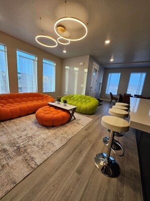 Interior - Bright Modern Home w/ Fireplace, Garage and  Chef Kitchen (Park City)