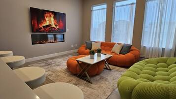 Smart-TV, Kamin
