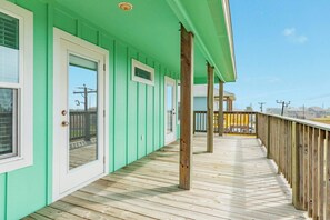 Terrace/patio - Surfside Retreat: Steps to Beach & Sunset Views (Surfside Beach)