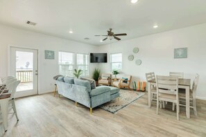 TV, offices - Surfside Beach: Jetty Views & Family Fun! (Surfside Beach)
