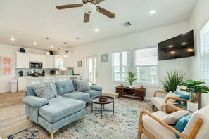 TV, offices - Surfside Beach: Jetty Views & Family Fun! (Surfside Beach)