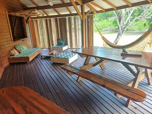 Outdoor dining - Charming Creole Villa (Saint-Louis)