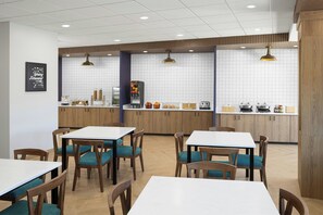 Dagelijks continentaal ontbijt inbegrepen