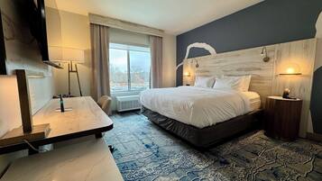 Bàn, khu vực làm việc phù hợp cho laptop, màn/rèm cản sáng