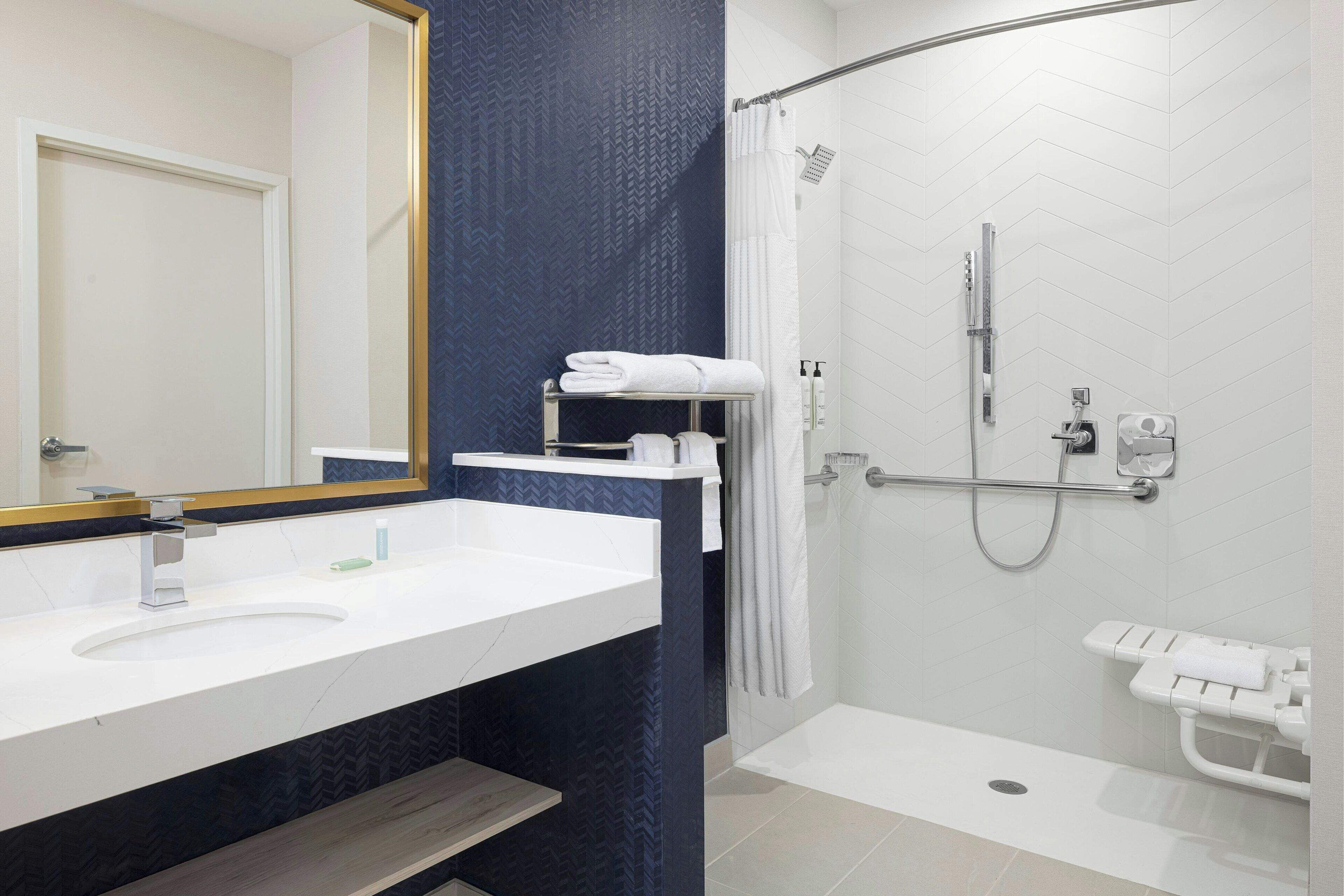 ของใช้ในห้องน้ำฟรี, ไดร์เป่าผม, ผ้าเช็ดตัว, สบู่