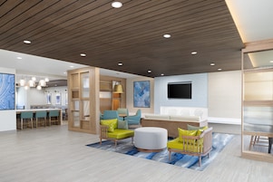 Área de estar no saguão