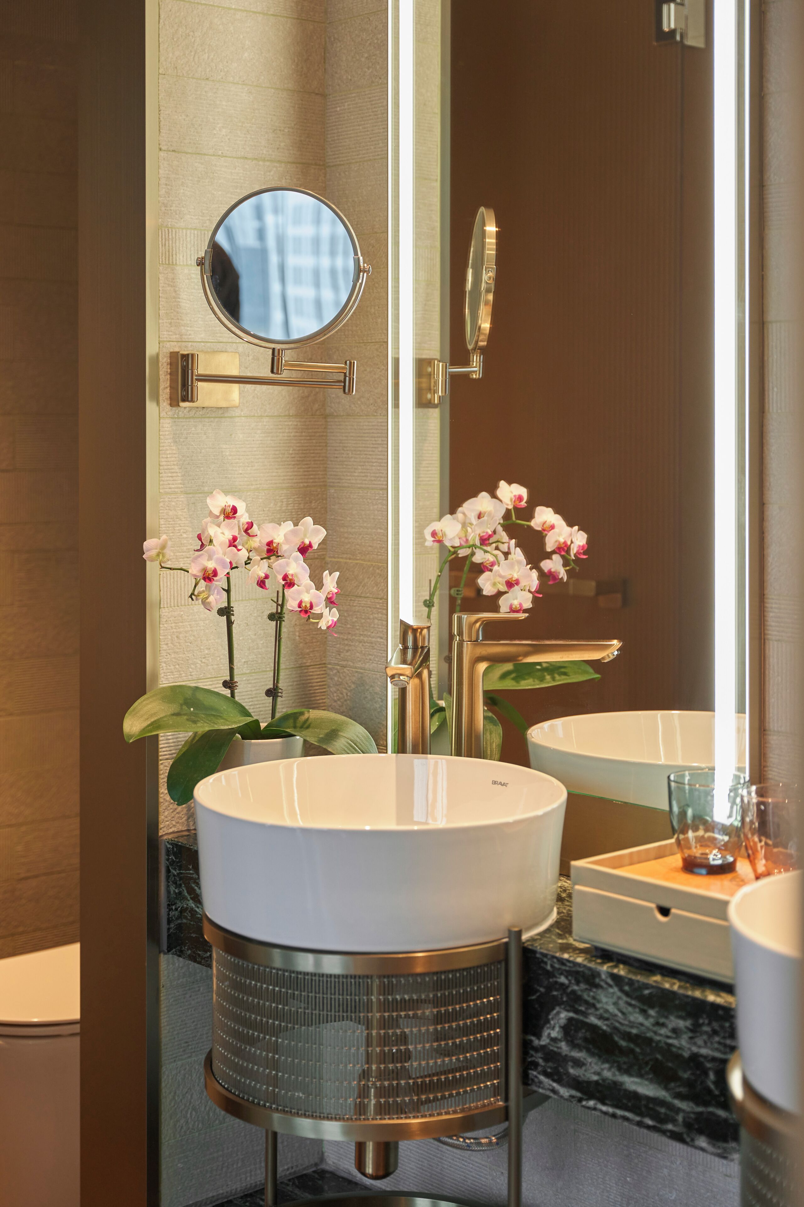 Superior Room, 1 King Bed, Balcony | Bathroom | Rainfall showerhead, free toiletries, hair dryer, bathrobes