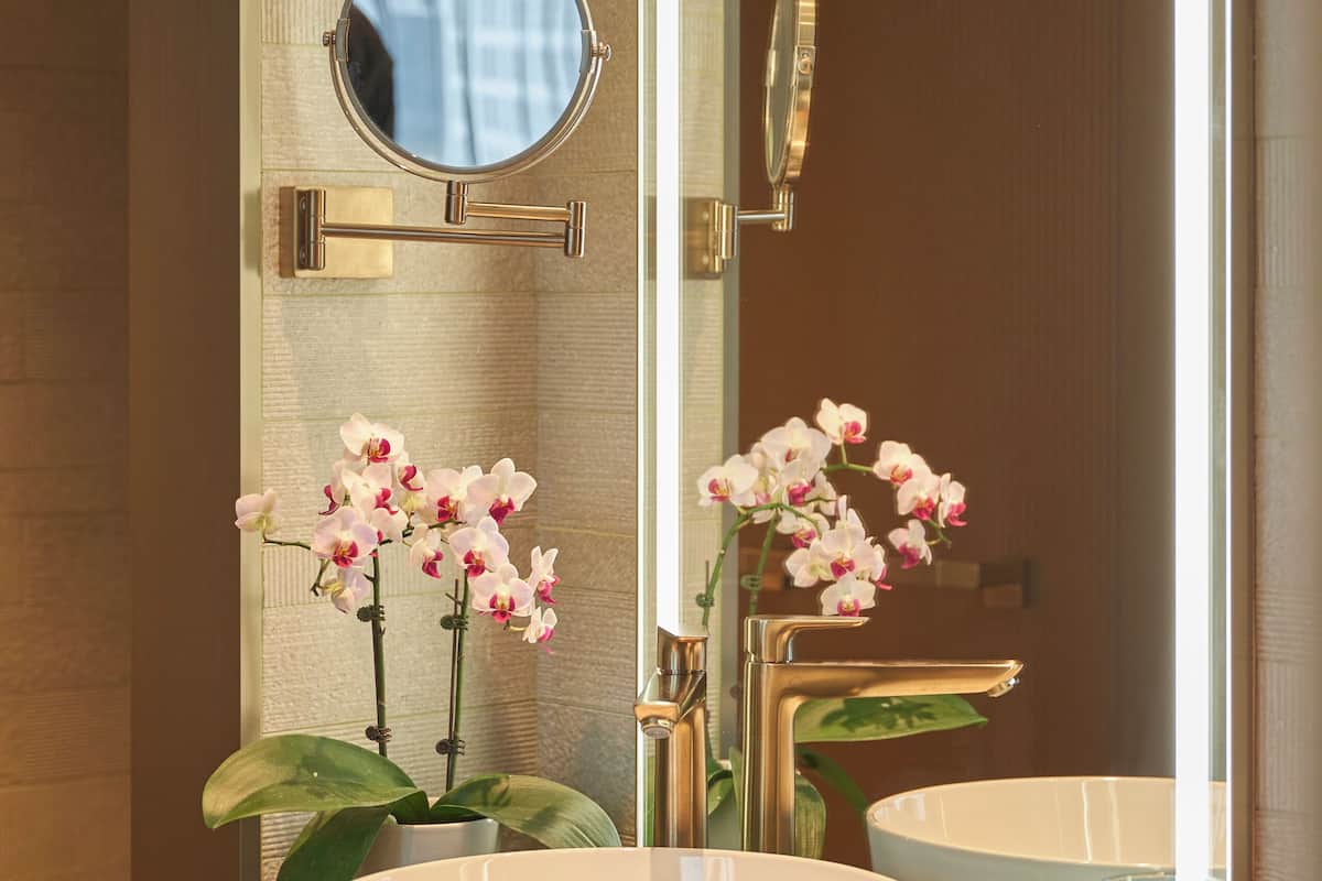 Superior Room, 1 King Bed, Balcony | Bathroom | Rainfall showerhead, free toiletries, hair dryer, bathrobes