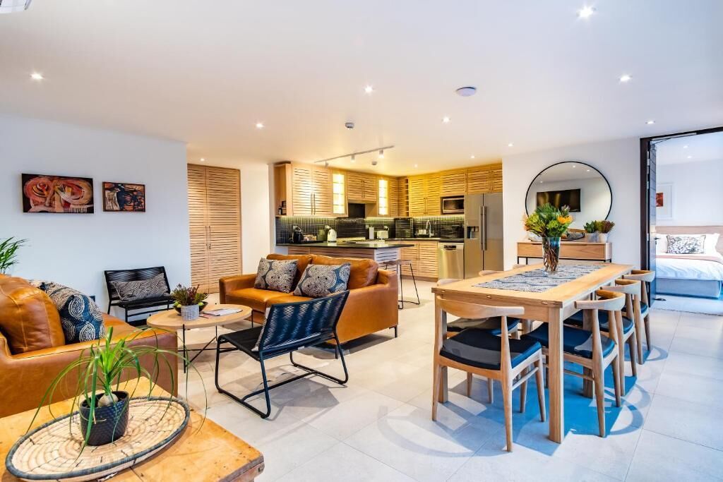 Apartment, Balcony, City View | Interior