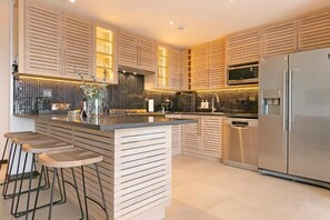 Leilighet, balkong, byutsikt | Eget kjøkken