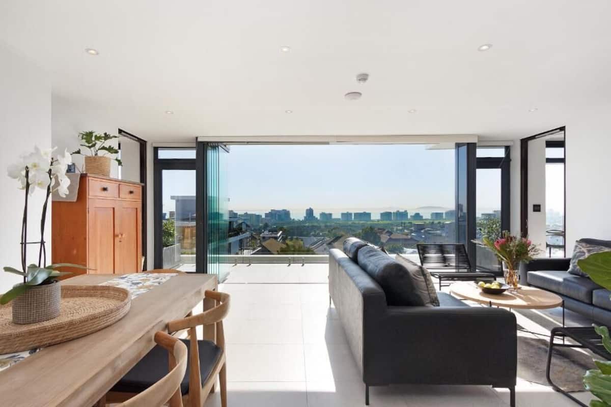 Appartement, balcon, vue ville | Coin séjour