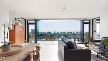 Apartment, Balcony, City View | Living area