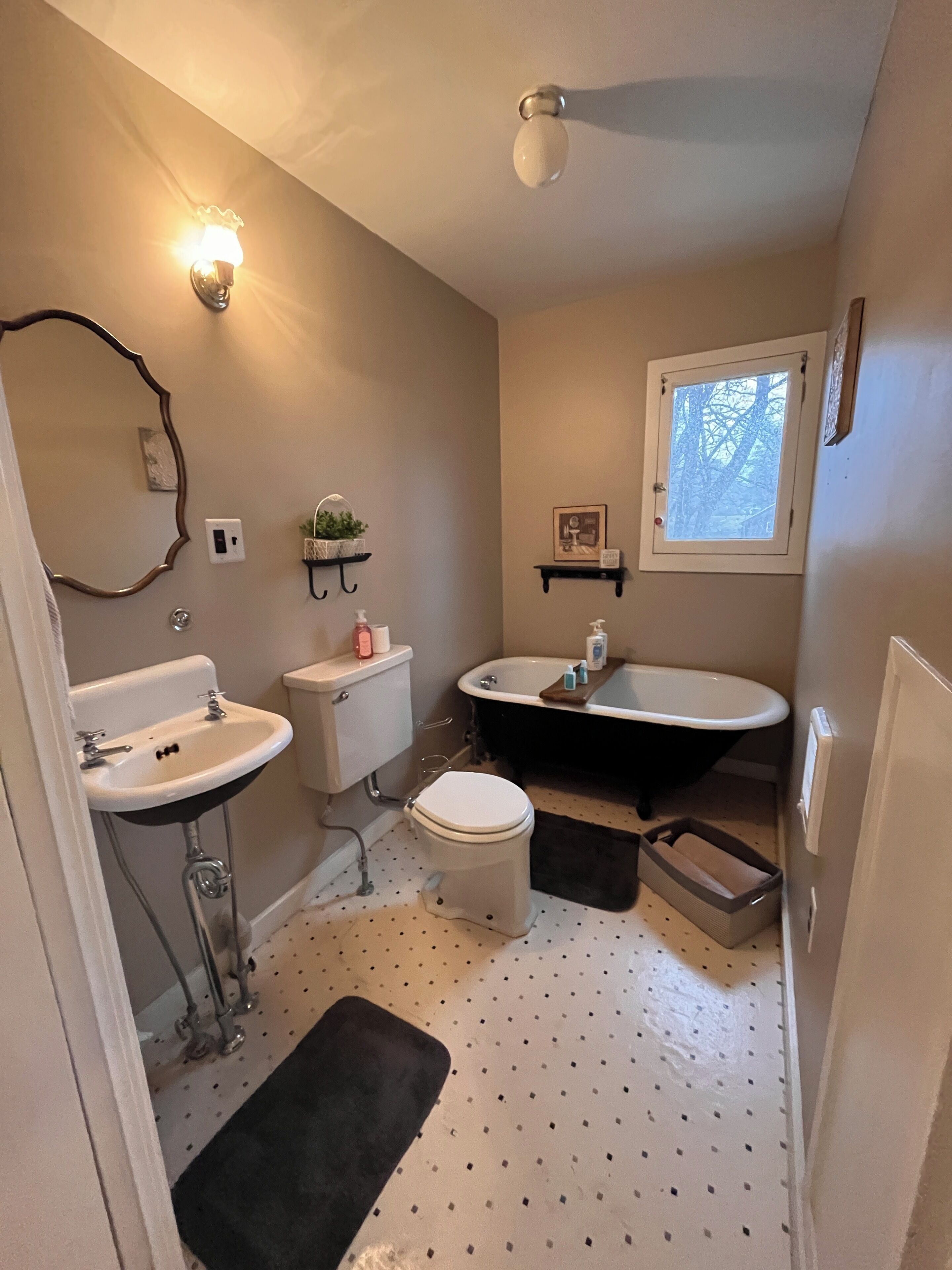 Towels, soap, toilet paper