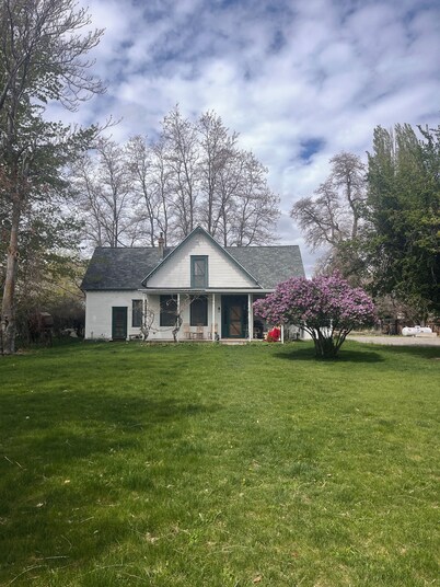 Charming 4-bedroom house in peaceful Cedarville perfect for families