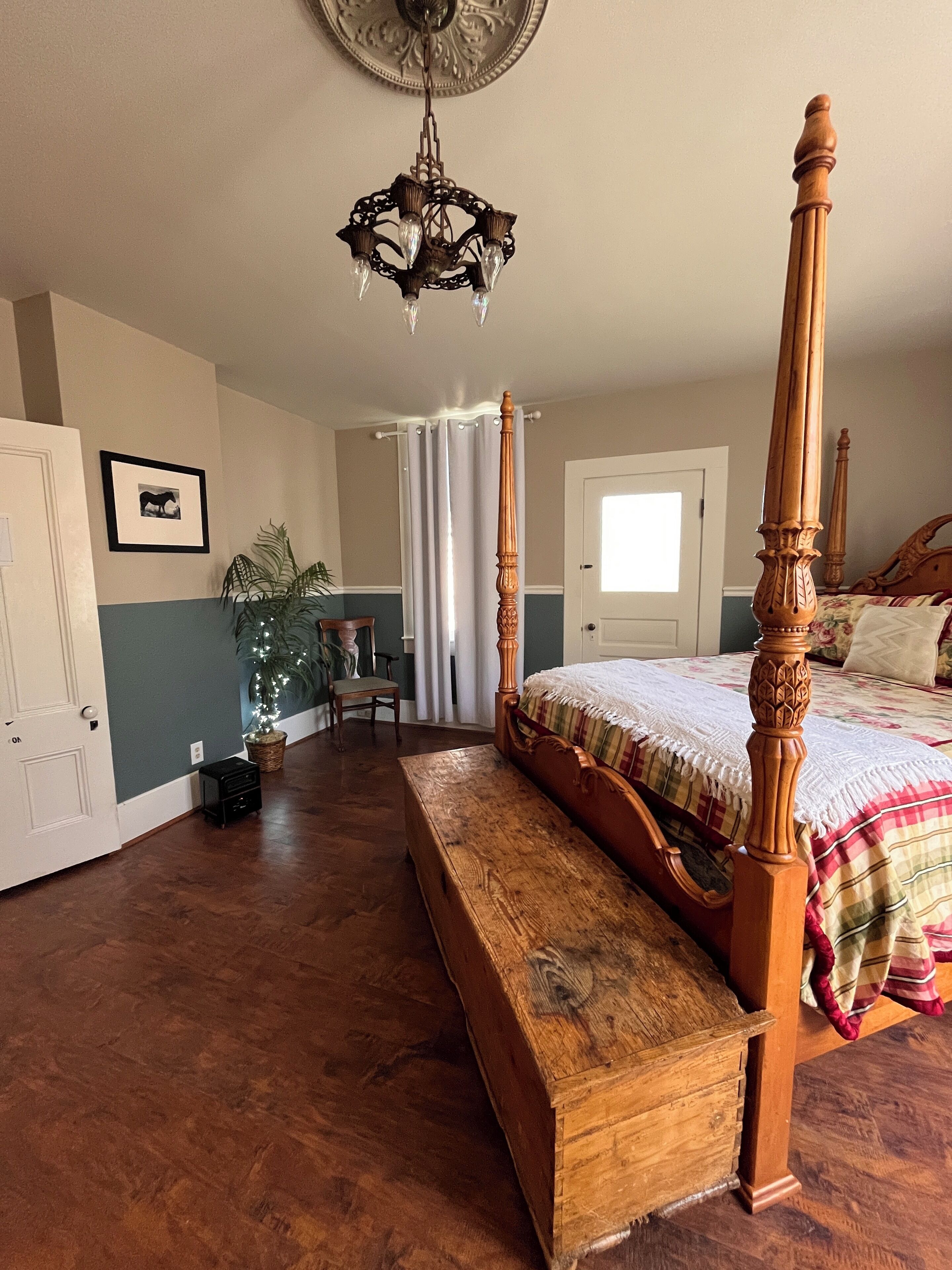 4 quartos, ferros/tábuas de passar roupa, Wi-Fi, roupa de cama