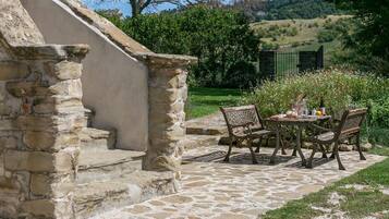 8 bedrooms, Internet