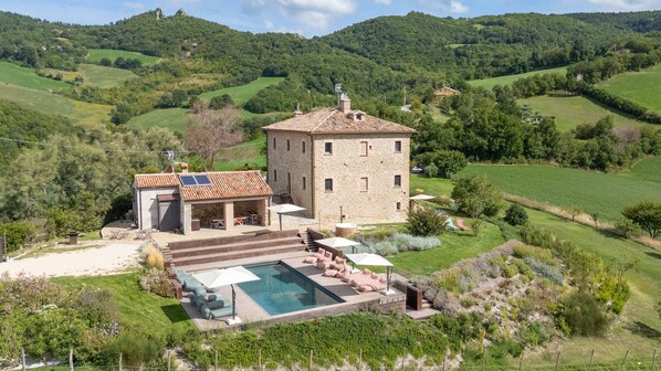 Villa | 8 bedrooms, Internet - Palazzo Serre - Villa in the Countryside With Pool (San Leo)