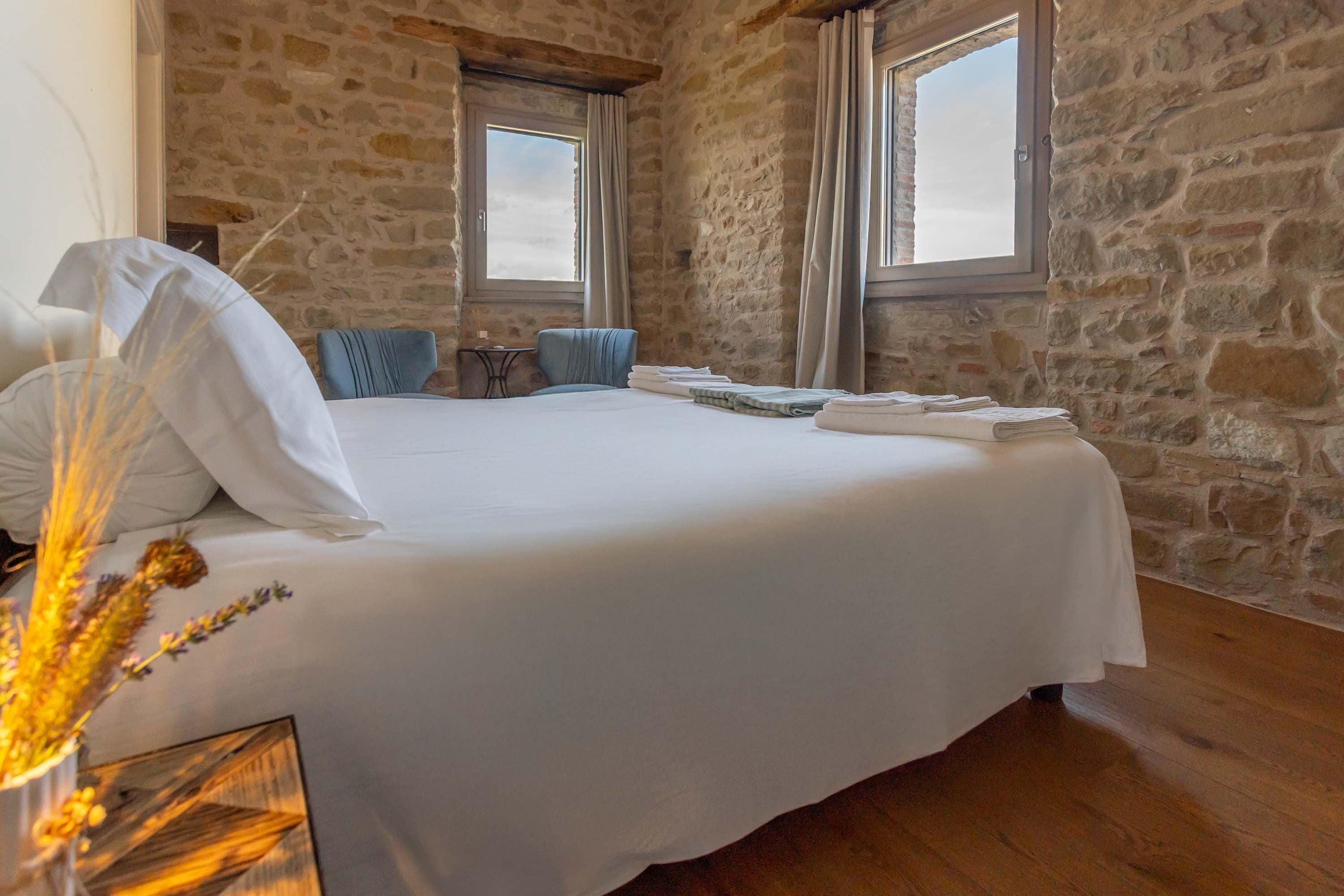 8 bedrooms, Internet