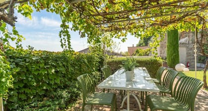 Villa Le Contrade - Historic Village Retreat