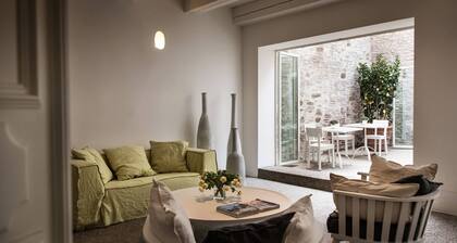 Villa Le Contrade - Historic Village Retreat