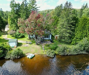 Exterior - Spa & Nature by the Water | Chalet O’Hara (Saint-Alphonse-Rodriguez)