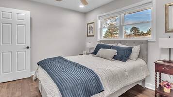 4 quartos, ferros/tábuas de passar roupa, Wi-Fi, roupa de cama