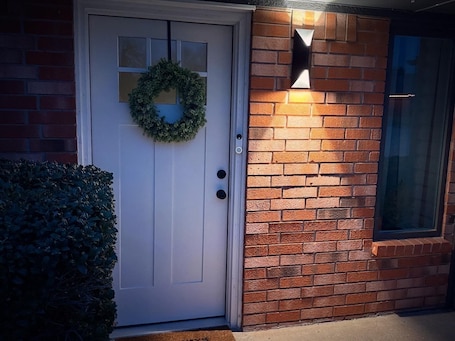 Exterior detail. Modern Cozy, Full Home Near OKC – Spacious Getaway with Smart TVs & Fast WIFI